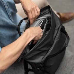 Peak Design Everyday Tote Pack 20L Negro Mochila | Mochila convertible y elegante para trabajo, fotografía y uso diario