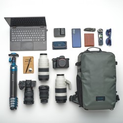 Tenba Mochila Solstice V2 20L Gris | Mochila fotográfica ligera y funcional