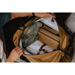 Peak Design Wash Pouch Coyote | ESTUCHE/NECESER de viaje expandible para artículos de higiene o accesorios de cámara
