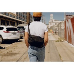 Peak Design Outdoor Sling 7L Negra Bandolera | Bandolera impermeable para aventura, fotografía y uso diario