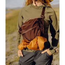 Peak Design Outdoor Sling 7L Roja Bandolera | Bandolera resistente al agua para fotografía outdoor en color rojo