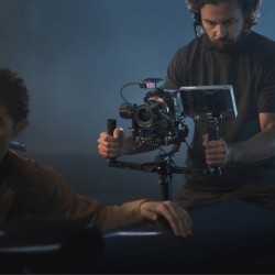 DJI RS 4 Pro | Estabilizador profesional de 3 ejes con carga útil de 4.5 kg
