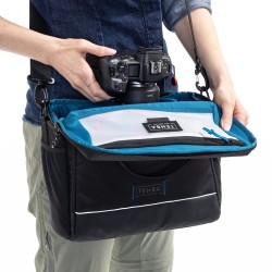 Tenba Bandolera Skyline V2 13 Negra | Bandolera acolchada de gran capacidad para fotógrafos