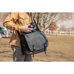 Tenba Bolsa de Hombro Messenger DNA 16 DSLR Negra | Bolsa messenger amplia para cámaras DSLR y portátil