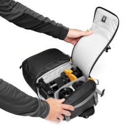 LOWERPRO Slingshot SL 250 AW III Negro | Mochila tipo bandolera para fotografía rápida