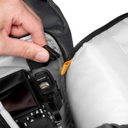 LOWERPRO Fastpack BP 250 AW III Gris | Mochila fotográfica híbrida para viajes y trabajo
