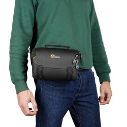 LOWERPRO Adventura SH 140 III Negro | Bolsa de hombro para cámaras DSLR medianas y accesorios