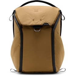 Peak Design Everyday 20L V2 Coyote Mochila | Mochila urbana y fotográfica con diseño funcional y color arena