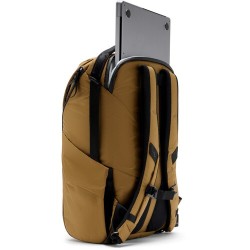 Peak Design Everyday 20L V2 Coyote Mochila | Mochila urbana y fotográfica con diseño funcional y color arena