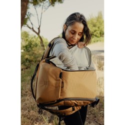 Peak Design Everyday 20L V2 Coyote Mochila | Mochila urbana y fotográfica con diseño funcional y color arena