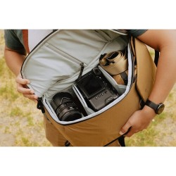 Peak Design Everyday 30L V2 Coyote Mochila | Mochila fotográfica profesional con diseño urbano en color arena