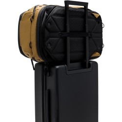 Peak Design Travel 45L Coyote Mochila | Mochila técnica expandible para fotografía y viajes largos