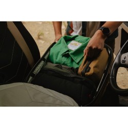 Peak Design Travel 45L Coyote Mochila | Mochila técnica expandible para fotografía y viajes largos