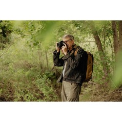 Peak Design Travel 45L Coyote Mochila | Mochila técnica expandible para fotografía y viajes largos