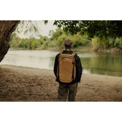 Peak Design Travel 45L Coyote Mochila | Mochila técnica expandible para fotografía y viajes largos