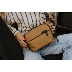 Peak Design Everyday Sling 3L Coyote Bandolera | Bandolera compacta para cámara y objetos personales en estilo Coyote