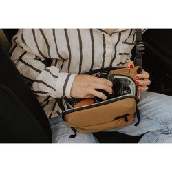 Peak Design Everyday Sling 3L Coyote Bandolera | Bandolera compacta para cámara y objetos personales en estilo Coyote