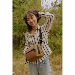 Peak Design Everyday Sling 3L Coyote Bandolera | Bandolera compacta para cámara y objetos personales en estilo Coyote