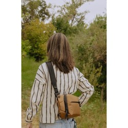 Peak Design Everyday Sling 3L Coyote Bandolera | Bandolera compacta para cámara y objetos personales en estilo Coyote
