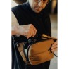 Peak Design Everyday Sling 3L Coyote Bandolera | Bandolera compacta para cámara y objetos personales en estilo Coyote