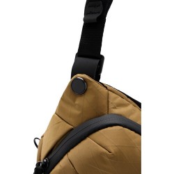Peak Design Everyday Sling 6L Coyote Bandolera | Bandolera versátil para cámara, accesorios y objetos personales