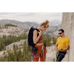 Peak Design Outdoor Backpack 25L Negra Mochila | Mochila resistente al agua para aventuras y fotografía técnica