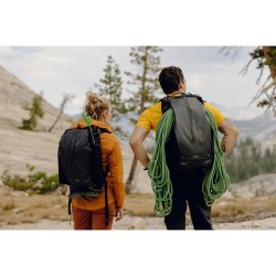 Peak Design Outdoor Backpack 25L Negra Mochila | Mochila resistente al agua para aventuras y fotografía técnica