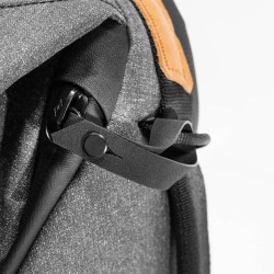 Peak Design Everyday Backpack 20L Gris Claro Mochila | Mochila técnica y elegante para cámaras, portátil y accesorios