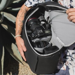 Peak Design Everyday Backpack 20L Gris Claro Mochila | Mochila técnica y elegante para cámaras, portátil y accesorios