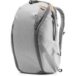 Peak Design Everyday Zip 20L Gris Mochila | Mochila fotográfica gris de 20 litros con acceso completo y estilo moderno