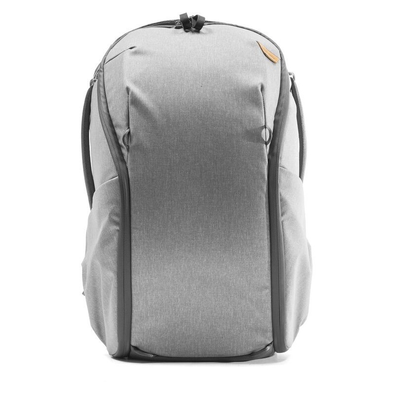 Peak Design Everyday Zip 20L Gris Mochila | Mochila fotográfica gris de 20 litros con acceso completo y estilo moderno