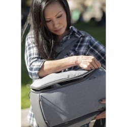 Peak Design Everyday Zip 20L Gris Mochila | Mochila fotográfica gris de 20 litros con acceso completo y estilo moderno