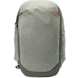 Peak Design Travel 30L Salvia Mochila | Mochila técnica en color verde salvia para escapadas creativas y fotografía compacta