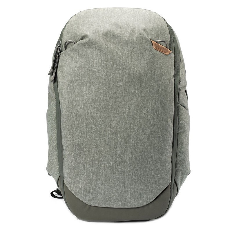 Peak Design Travel 30L Salvia Mochila | Mochila técnica en color verde salvia para escapadas creativas y fotografía compacta