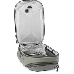Peak Design Travel 30L Salvia Mochila | Mochila técnica en color verde salvia para escapadas creativas y fotografía compacta