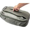 Peak Design Travel 30L Salvia Mochila | Mochila técnica en color verde salvia para escapadas creativas y fotografía compacta