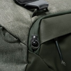 Peak Design Travel Duffel 35L Salvia Bolso | Bolsa de hombro amplia y ligera para transporte creativo con estilo natural
