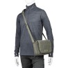 Think Tank Bolsa de Hombro Retrospective 4 V2 Pinestone | Bolsa ultracompacta para cámaras mirrorless o compactas premium