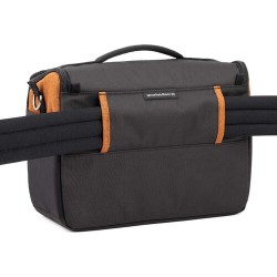 Think Tank Bolsa de Hombro Mirrorless Mover 30 V2 Naranja | Bolsa espaciosa y colorida para cámaras mirrorless con múltiples acc