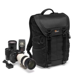 LOWERPRO ProTactic BP 300 AW II Negro | Mochila táctica compacta para fotografía urbana y profesional