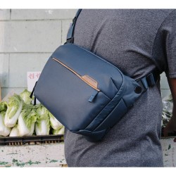 Peak Design Everyday Sling 6L V2 Azul Bandolera | Bolsa cruzada para cámara y objetos personales con estilo moderno