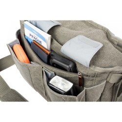 Think Tank Bolsa de Hombro Retrospective 30 V2 Pinestone | Bolsa de gran capacidad para DSLR, objetivos y portátil con estilo cl