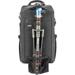 Think Tank Mochila BackStory 15 | Mochila profesional para equipo fotográfico completo y portátil de 15” con acceso trasero segu