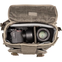 Think Tank Mochila Retrospective 15L Pinestone | Estilo clásico y capacidad funcional para fotografía urbana o de viaje