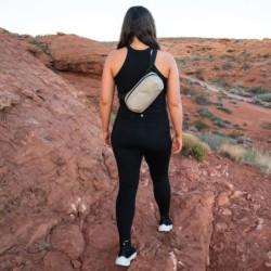 Wandrd D1 Fanny Pack 2L Tostado Yuma Riñonera | riñonera fotográfica | riñonera Wandrd D1 | riñonera Wandrd tostado Yuma
