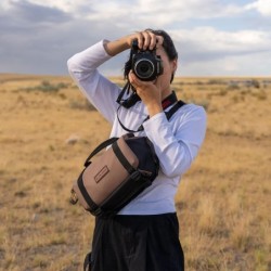 Wandrd Rogue Sling Bag 6L Atacama Clay | bolsa bandolera fotográfica | bolsa sling fotográfica
