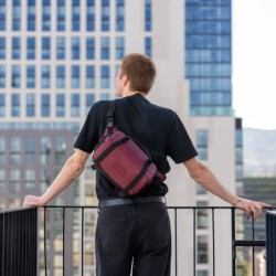 Wandrd Rogue Sling Bag 6L Rhone Burgundy | bolsa bandolera fotográfica | bolsa sling fotográfica