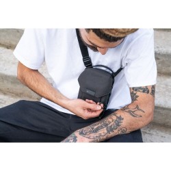 Bolsa Wandrd X1 Crossbody Compacta Negra | bolsa cruzada fotográfica | bolsa bandolera cámara