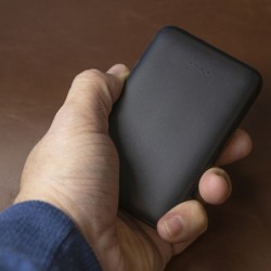 Powerbank Akashi Pequeño 5000mAh | powerbank pequeño | batería externa | powerbank usb c y usb a