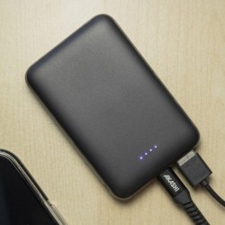 Powerbank Akashi Pequeño 5000mAh | powerbank pequeño | batería externa | powerbank usb c y usb a